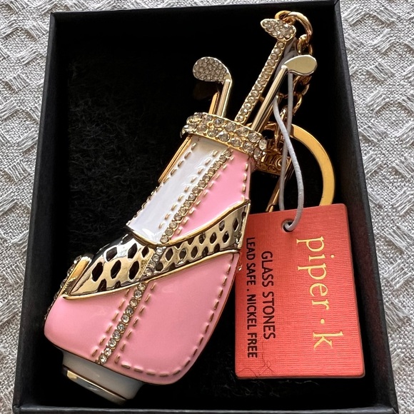 Piper K Accessories - NWT gorgeous and whimsical Piper•K golf bag and clubs pink and cream key ring.